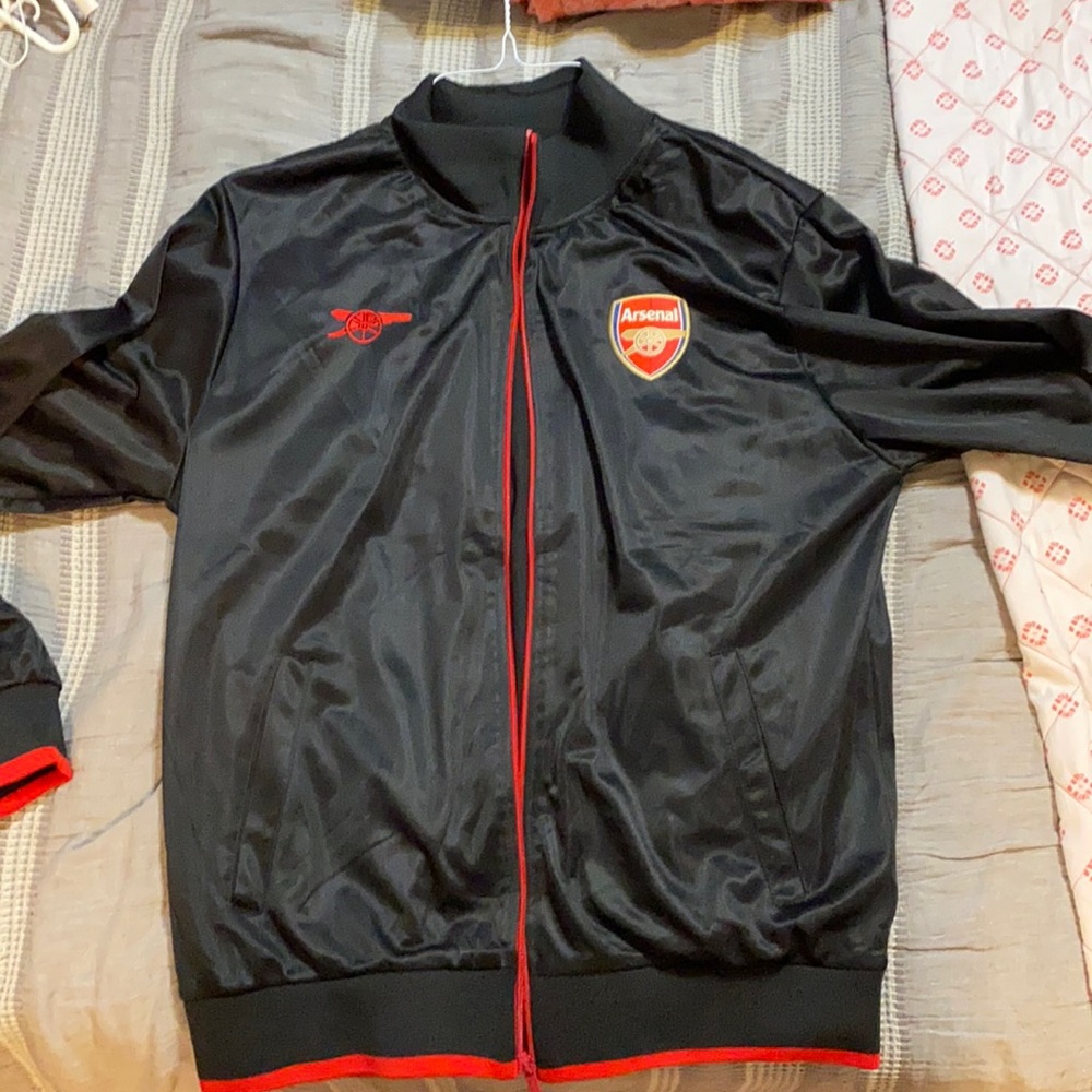 Men’s Aresenal size Large men’s jacket.